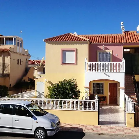 Modern Oasis: With Shared Pool Torrevieja