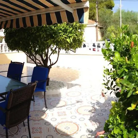 Modern In With Shared Pool Апартаменти Торрев'єха