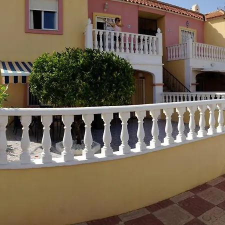 Modern In With Shared Pool Апартаменти Торрев'єха