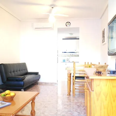 Apartment Modern Oasis: With Shared Pool Torrevieja